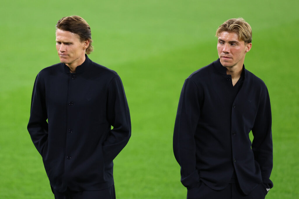 Huge Napoli injury list growing with Hojlund and McTominay MANCHESTER, ENGLAND - SEPTEMBER 17: Scott McTominay and Rasmus Hojlund of SSC Napoli inspect the pitch during a stadium familiarisation ahead of the UEFA Champions League 2025/26 League Phase MD1 against Manchester City at City of Manchester Stadium on September 17, 2025 in Manchester, England. (Photo by Molly Darlington/Getty Images)