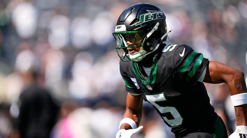 Jets’ Garrett Wilson will miss ‘a couple of weeks’ due to a knee injury he suffered in Week 6 Garrett Wilson Jets pic