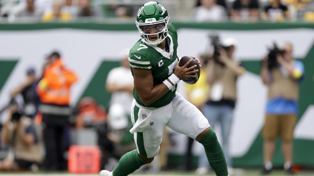 Justin Fields Reportedly Will Be Jets’ QB1 vs. Bengals, Tyrod Taylor Out With Injury Justin Fields Reportedly Will Be Jets' QB1 vs. Bengals, Tyrod Taylor Out With Injury