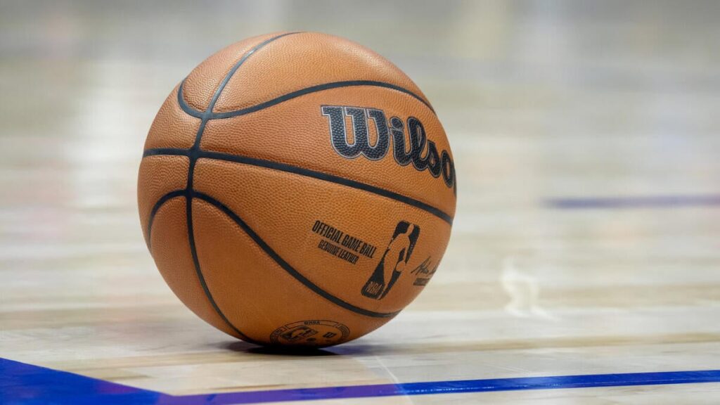 Knicks, Raptors mutually agree to dismiss lawsuit over alleged theft of confidential files, per report Knicks, Raptors mutually agree to dismiss lawsuit over alleged theft of confidential files, per report
