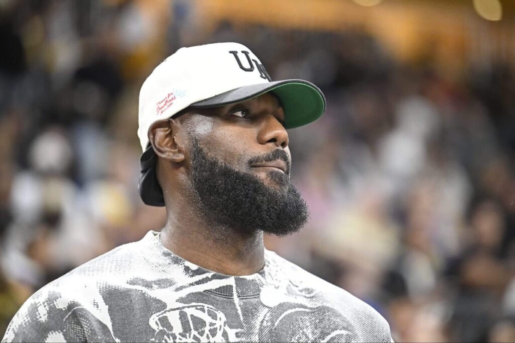 LeBron James to miss start of Lakers’ season due to sciatica, will be re-evaluated in 3-4 weeks LeBron James to miss start of Lakers’ season due to sciatica, will be re-evaluated in 3-4 weeks