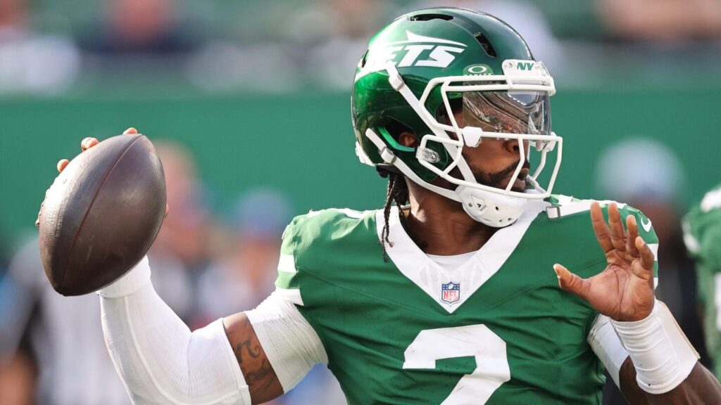 New York Jets considering benching faltering Justin Fields for Tyrod Taylor