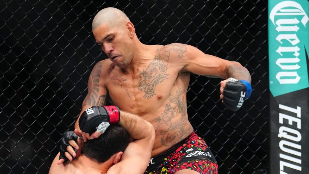 Pereira reclaims title in 80-second TKO of Ankalaev at UFC 320