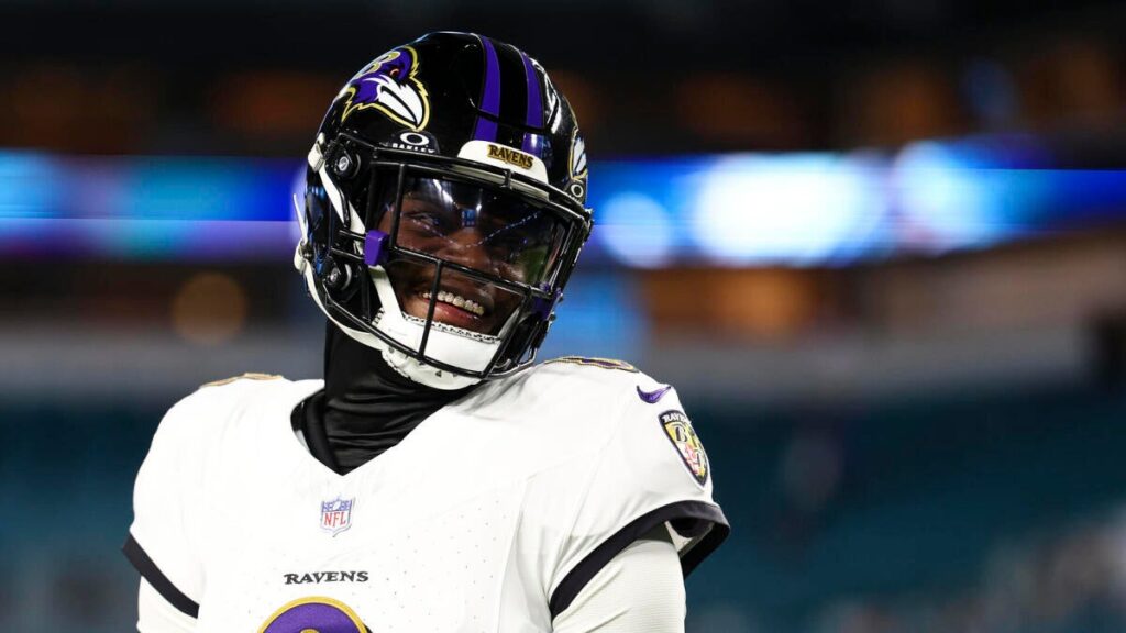 Ravens top Dolphins in Lamar Jackson’s return; World Series will end in Toronto; NFL, college football picks Ravens top Dolphins in Lamar Jackson's return; World Series will end in Toronto; NFL, college football picks