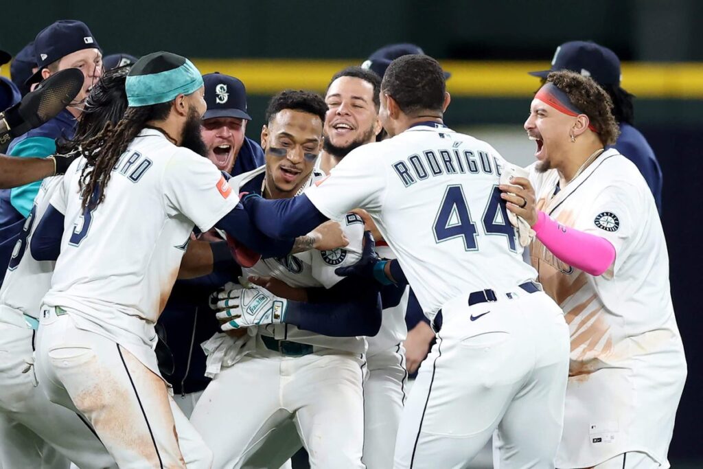 ‘It just continues’: A new generation of Mariners heroes craft a baseball classic in Seattle ‘It just continues’: A new generation of Mariners heroes craft a baseball classic in Seattle