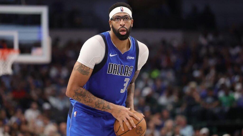 Anthony Davis injury update: Mavericks star to miss more time with calf strain