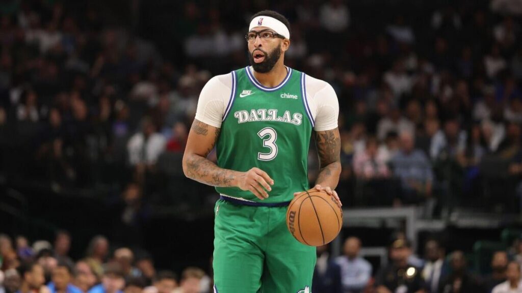 Anthony Davis not bothered by trade rumors ahead of possible return vs. Lakers Anthony Davis not bothered by trade rumors ahead of possible return vs. Lakers