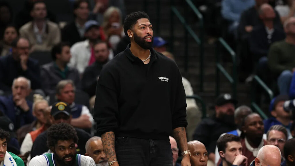 Anthony Davis trade rumors: Davis must get healthy to garner serious offers from Bulls, Raptors, others Download app from appStore
