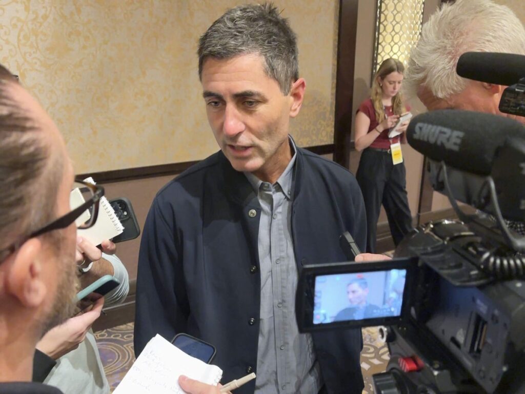 As MLB labor trouble looms, execs try to read an inscrutable market As MLB labor trouble looms, execs try to read an inscrutable market