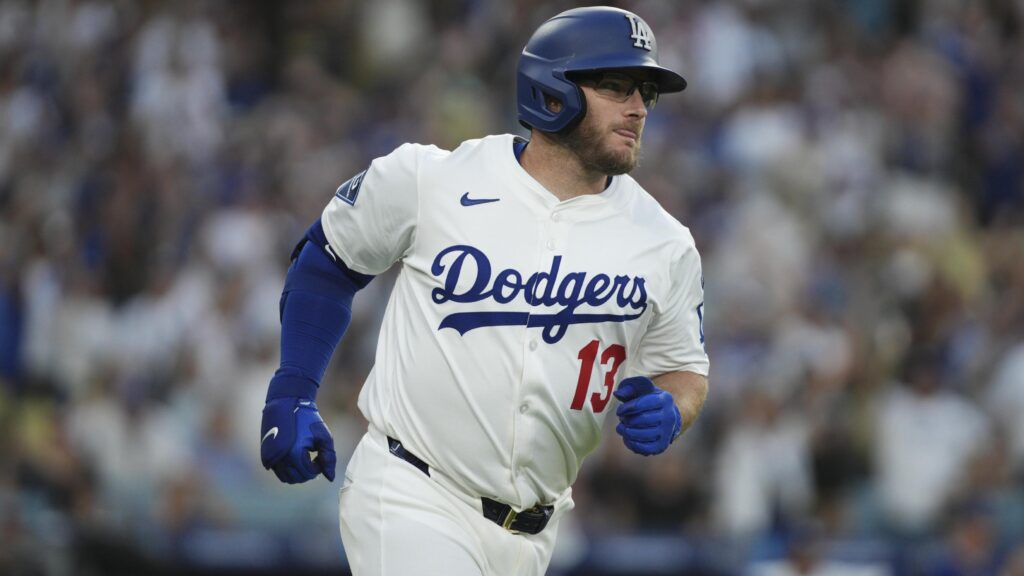 Dodgers Reportedly Exercise Max Muncy’s $10M Contract Option After World Series Win Dodgers Reportedly Exercise Max Muncy's $10M Contract Option After World Series Win