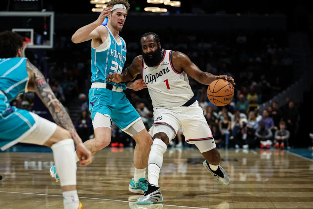 James Harden sets Clippers record with 55 points in win over Hornets; Kawhi Leonard reportedly nears return Download app from appStore
