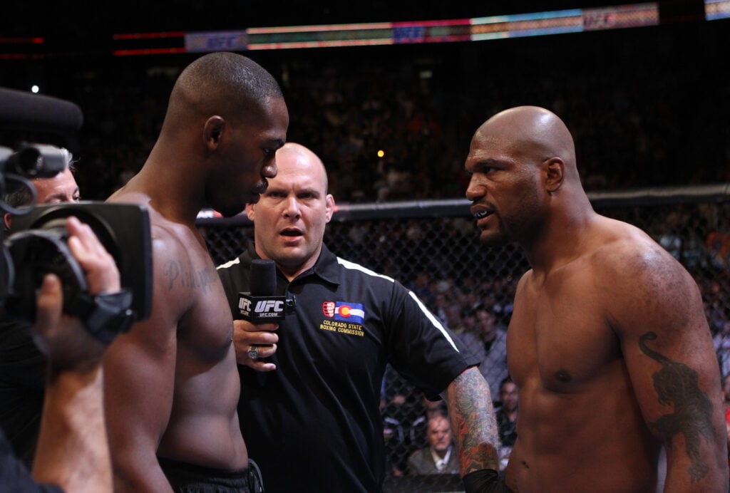 Jon Jones’ former UFC rival ‘begged’ referee to not let GOAT poke him in the eyes mid-fight Jon Jones faces off with Rampage Jackson at UFC 135