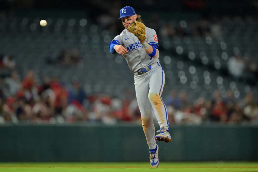 MLB announces Bobby Witt Jr., Fernando Tatis Jr. as Platinum Glove winners at nearly 11 p.m. ET on a Friday night Download app from appStore