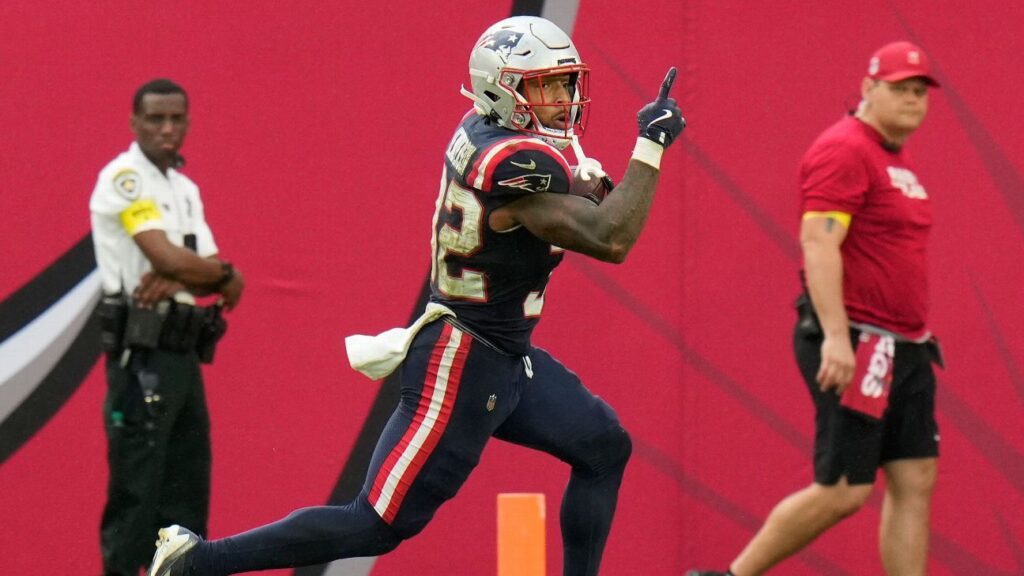 Week 10 winners and losers: Taylor, Henderson shine while Jefferson, Darnold struggle