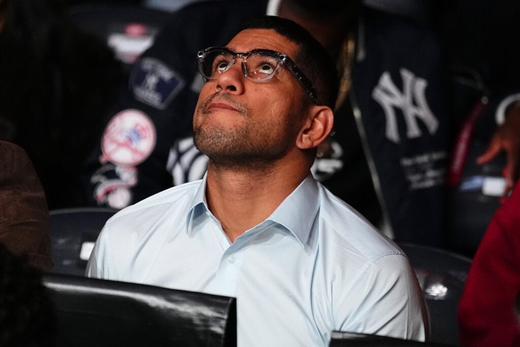 Alex Pereira announces huge change to his UFC plans after targeting Jon Jones fight at the White House Alex Pereira in attendance at UFC 322