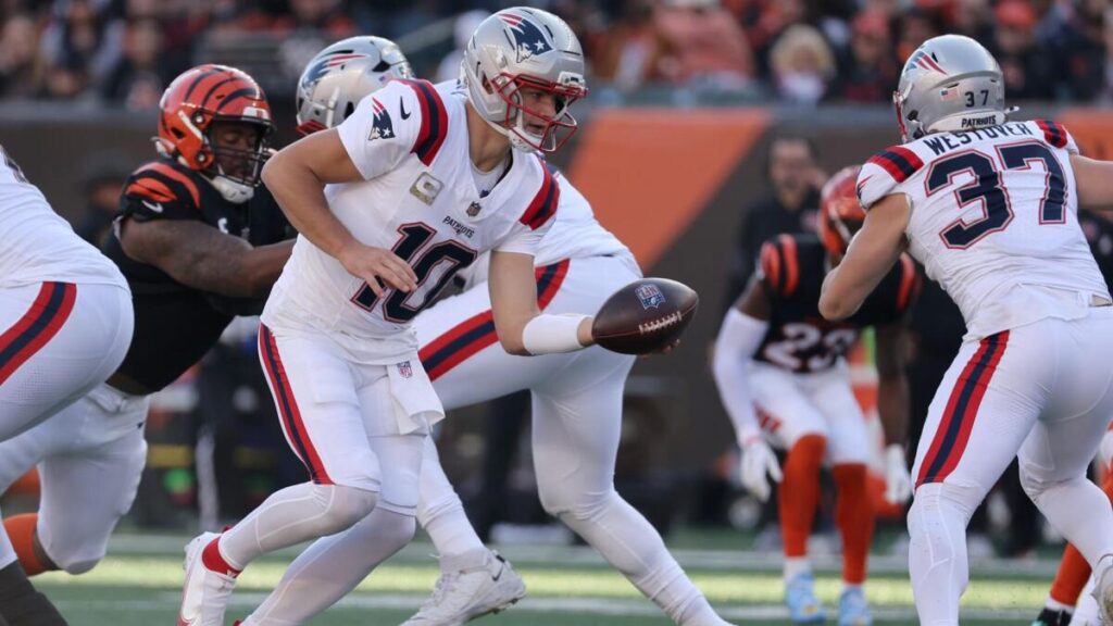 Best bets for Patriots vs. Ravens, NBA, NHL, CBB on Sunday, Dec. 21