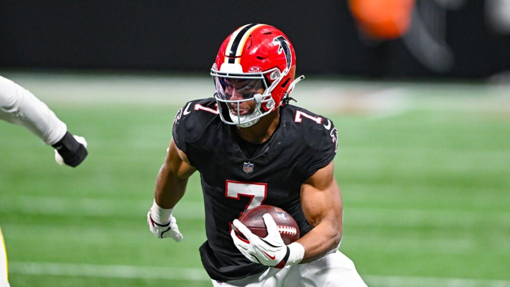 Bijan Robinson sets NFL record for yards from scrimmage before the age of 24