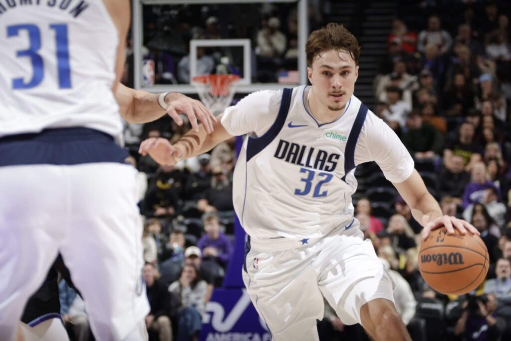 Cooper Flagg puts on a show at Utah, erupts for career-high 42 points Cooper Flagg puts on a show at Utah, erupts for career-high 42 points