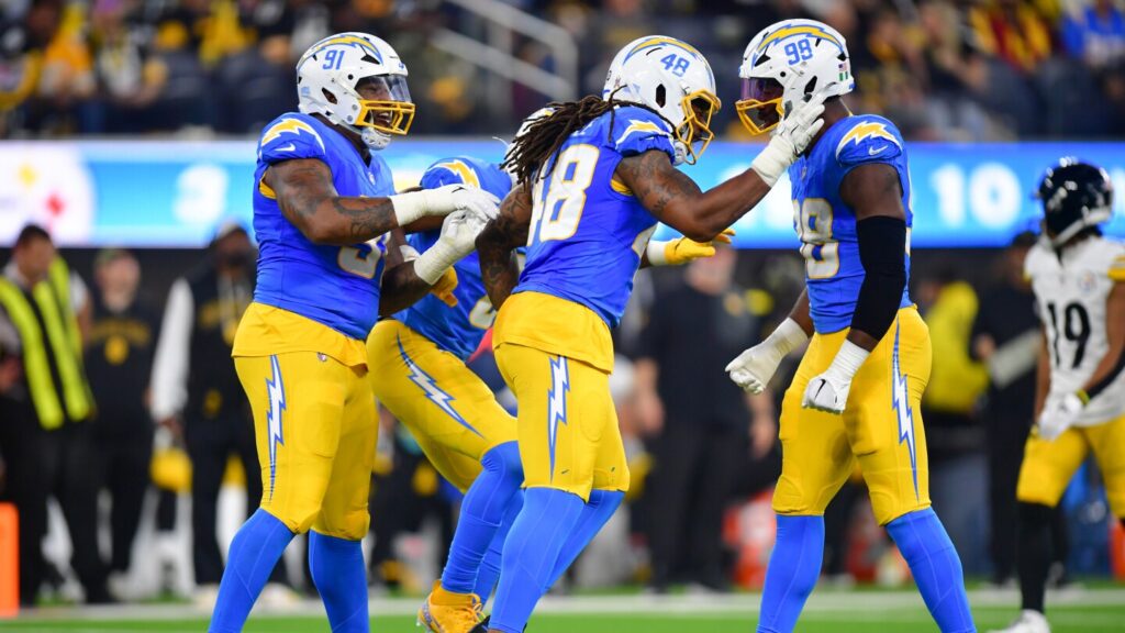 Fantasy Football Defense (DST) Week 16 Rankings and Streamers Fantasy Football Defense (DST) Week 16 Rankings and Streamers