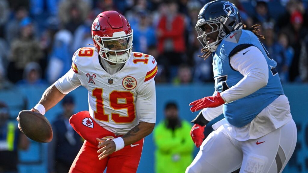 Fantasy playbook: NFL Week 17 Shadow Reports, lineup locks and projected scores