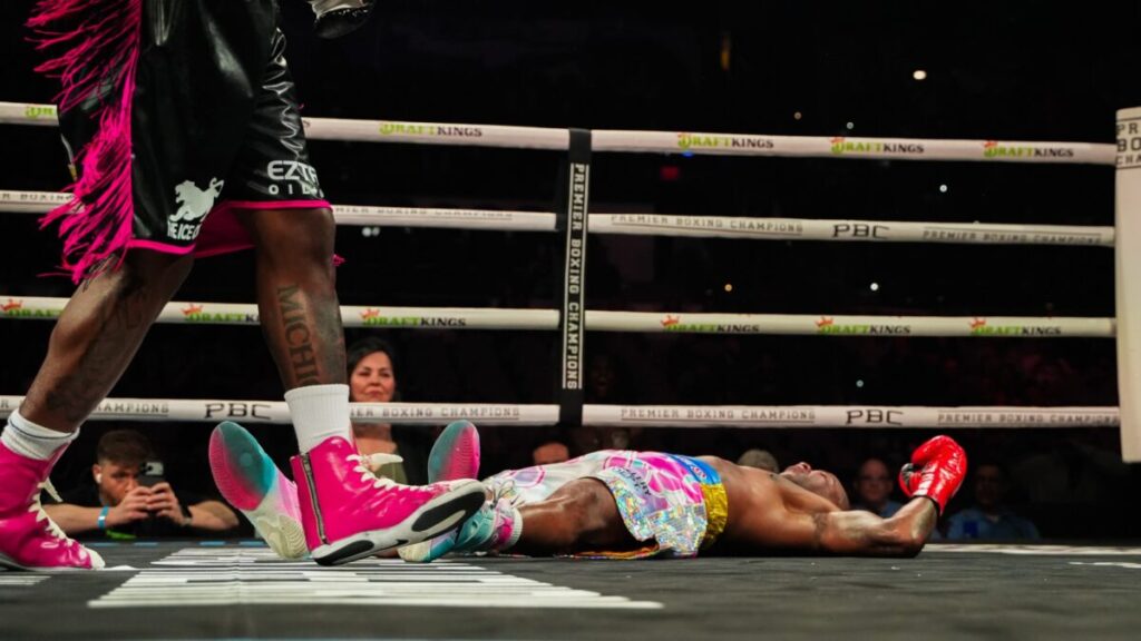 Ghost Punch: Frank Martin Levels Barthelemy with One-Shot KO Ghost Punch: Frank Martin Levels Barthelemy with One-Shot KO