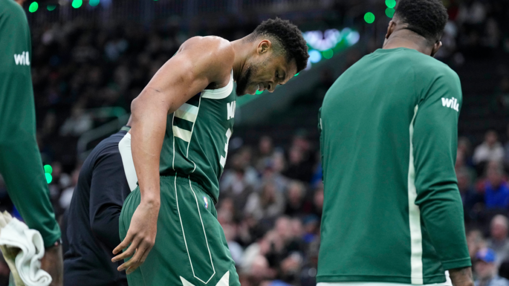 Giannis Antetokounmpo injury: Bucks star out 2-4 weeks amid trade rumors, per report Giannis Antetokounmpo injury: Bucks star out 2-4 weeks amid trade rumors, per report