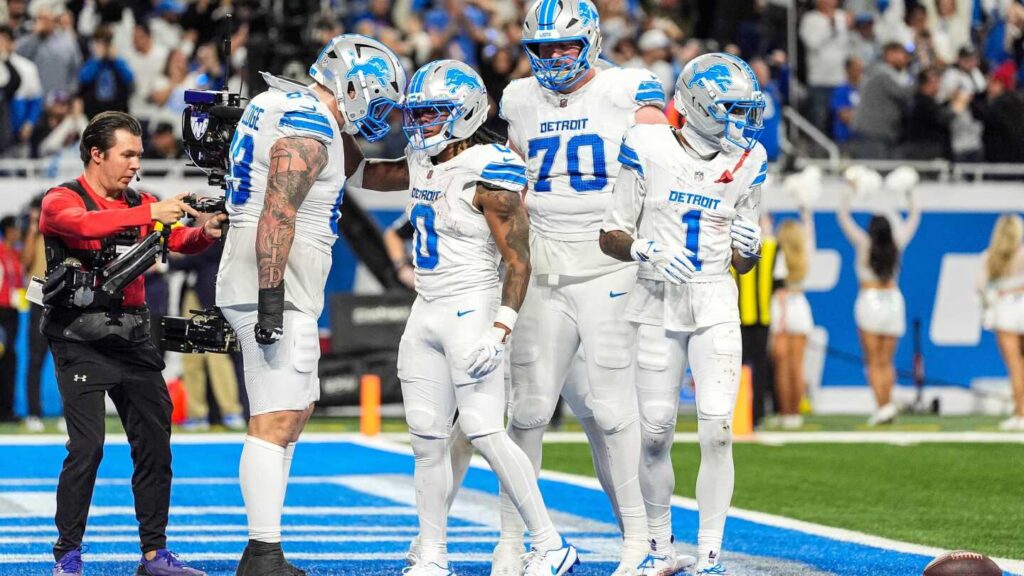 Jahmyr Gibbs ties Barry Sanders for most career touchdowns before age 24