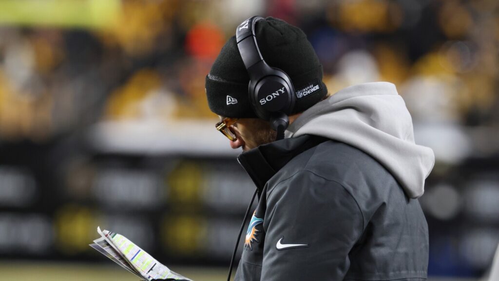 Mike McDaniel “supremely disappointed” after Dolphins lose and fall out of playoff race Mike McDaniel "supremely disappointed" after Dolphins lose and fall out of playoff race