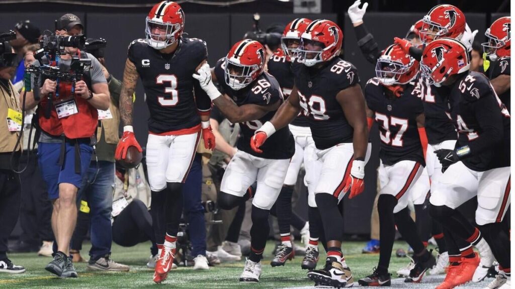 NFL Week 17 grades: Patriots perfect vs. Jets, Falcons earn A- for stunning Rams