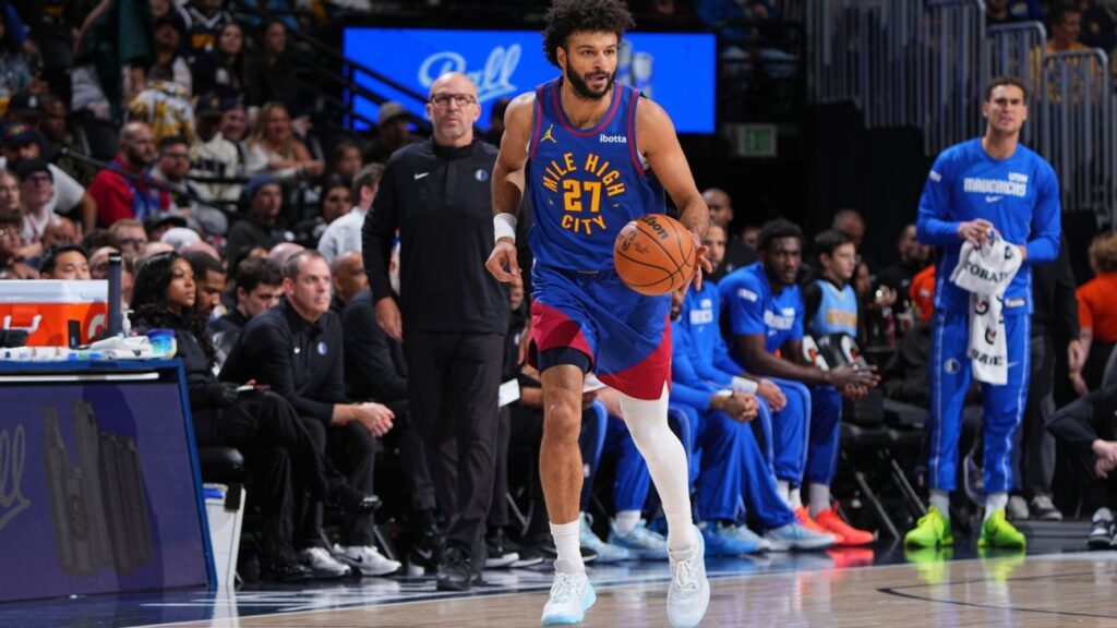 Nuggets’ Jamal Murray sprains right ankle in loss to Mavericks Nuggets' Jamal Murray sprains right ankle in loss to Mavericks