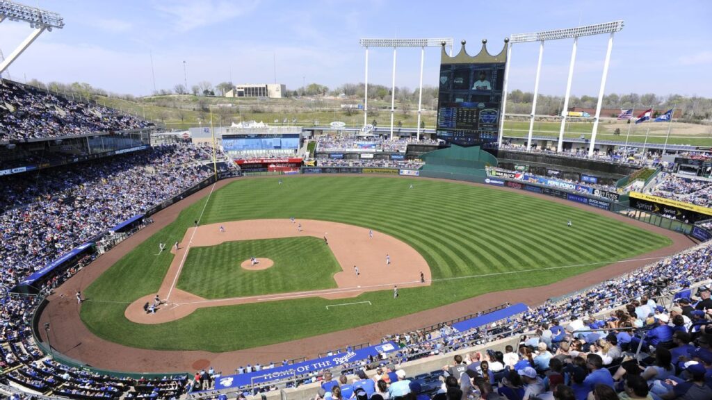 Royals facing tough stadium decision as Chiefs move to Kansas