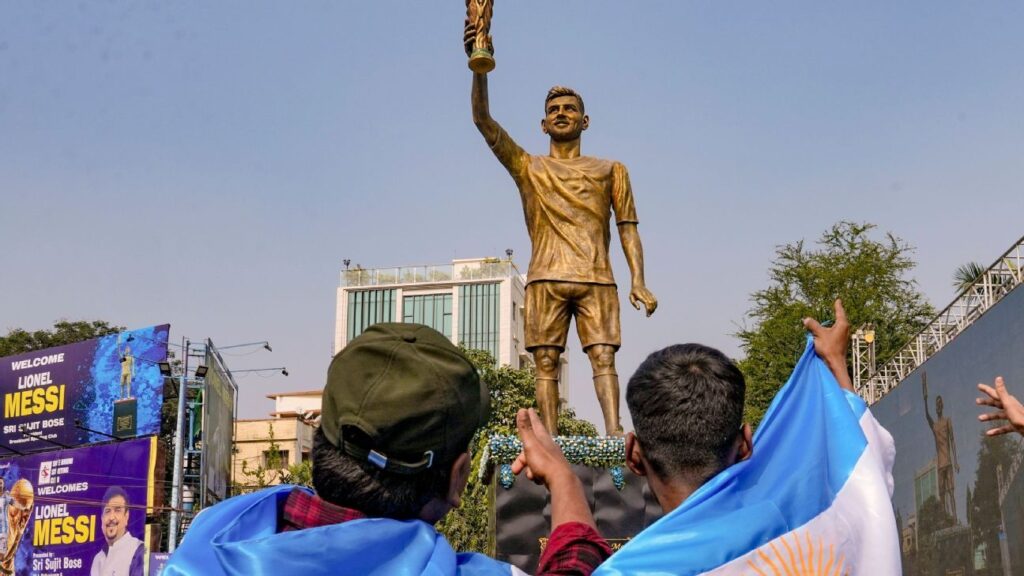 Soccer statues: Messi, Ronaldo, Beckham among best and worst tributes Soccer statues: Messi, Ronaldo, Beckham among best and worst tributes