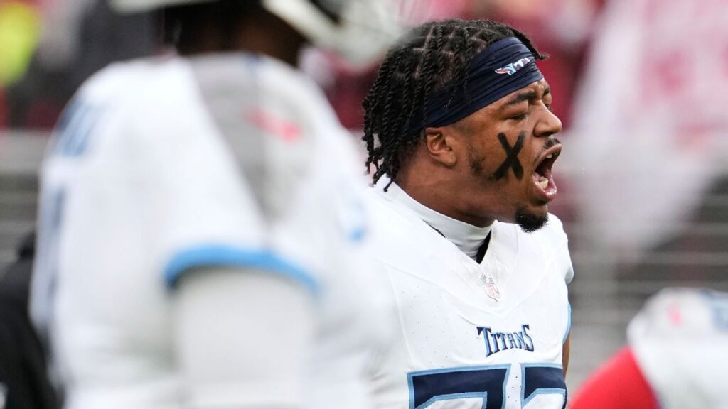 Titans LB Cedric Gray out vs. Chiefs with concussion Titans LB Cedric Gray out vs. Chiefs with concussion