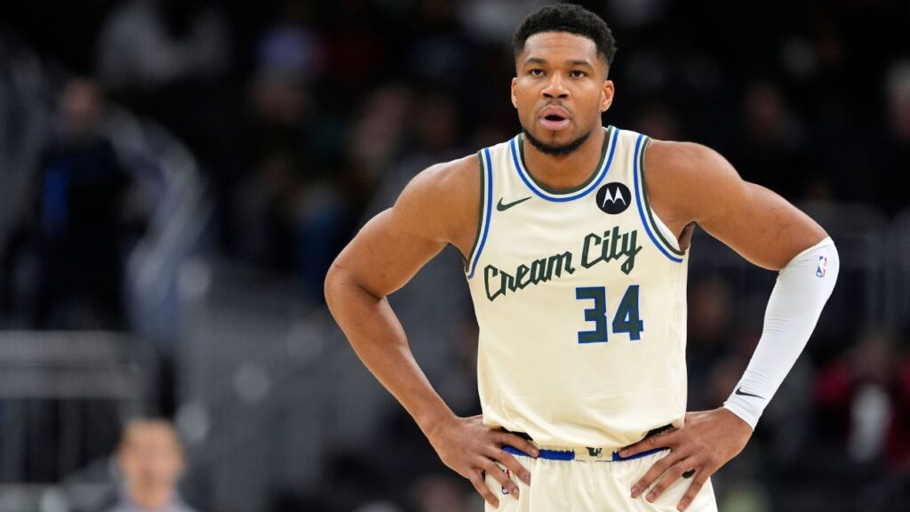 Giannis affirms commitment to Bucks, would ‘never’ demand trade Giannis affirms commitment to Bucks, would 'never' demand trade