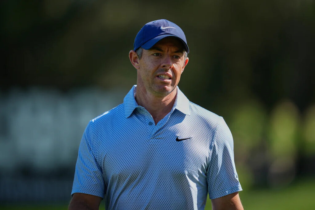 McIlroy makes double bogey in 73 and opens Dubai Desert Classic 8 shots behind Molinari Download app from appStore