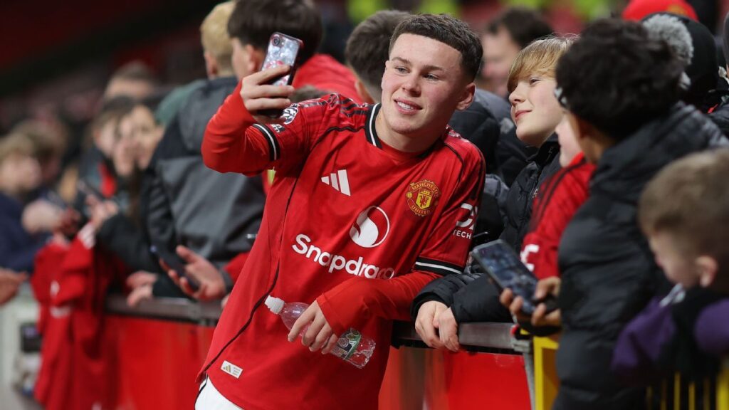 Wayne Rooney’s son, Kai, makes Old Trafford debut with Man United U18s Copy Link