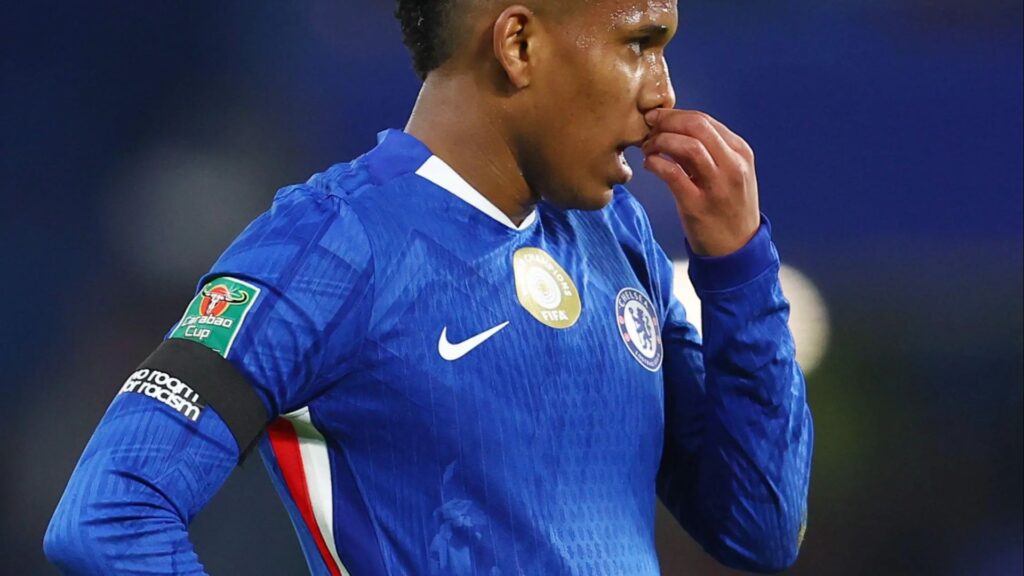 Why are players wearing black armbands in the Chelsea vs Arsenal game? Why are players wearing black armbands in the Chelsea vs Arsenal game?