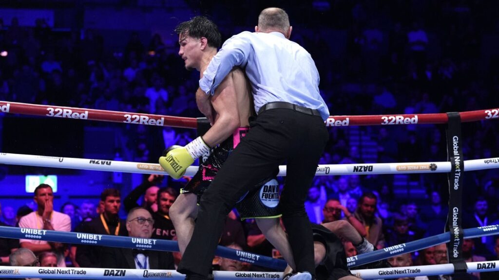 Brandon Figueroa dethrones Nick Ball with 12th-round knockout Brandon Figueroa dethrones Nick Ball with 12th-round knockout