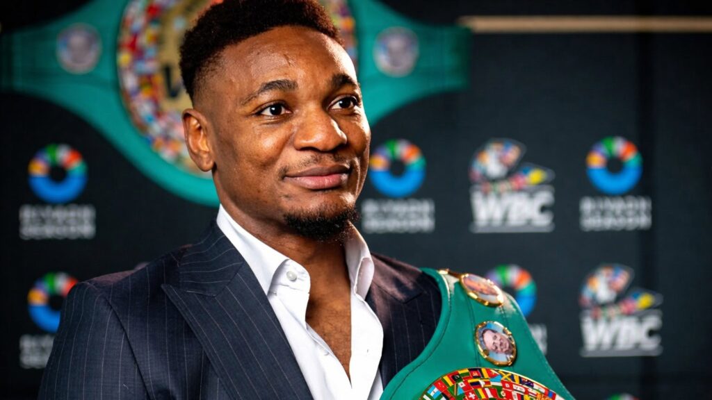 Christian Mbilli recieves the WBC super middleweight title in Mexico