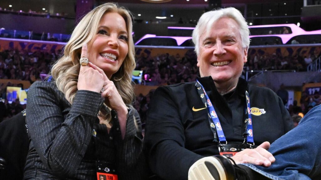L.A. confidential: Lakers reportedly plan to remodel front office in Dodgers' image