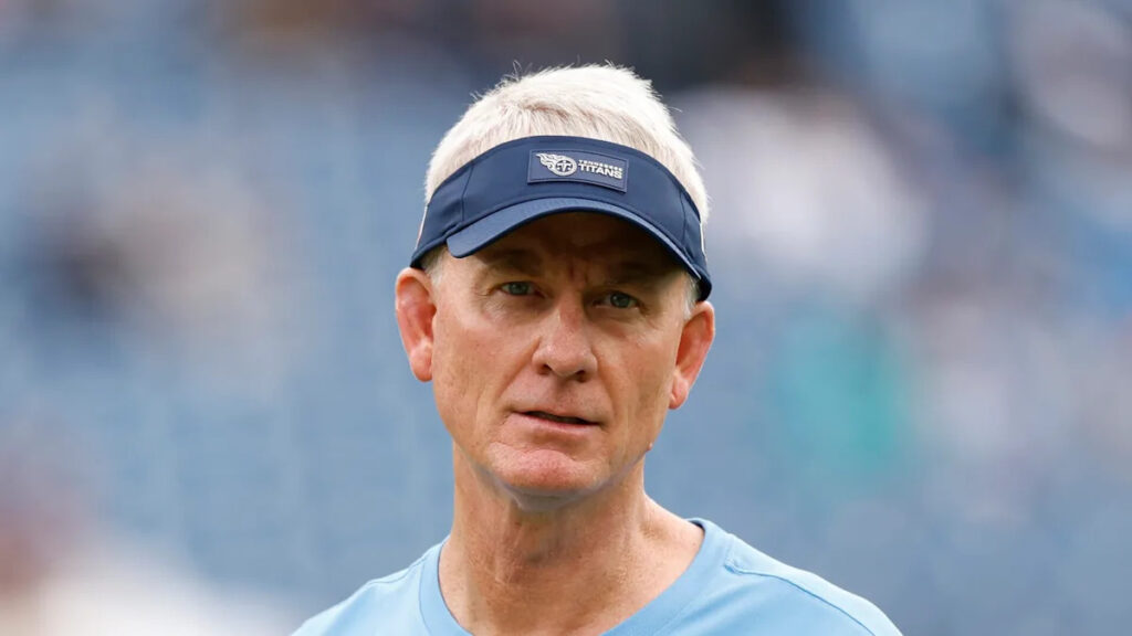 Raiders announce Mike McCoy as their assistant head coach Download app from appStore