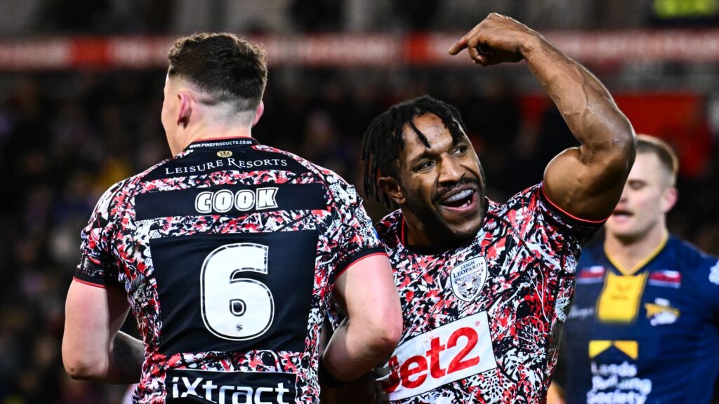 Super League: Leeds Rhinos lose at Leigh Leopards on opening night as Catalans Dragons beat Huddersfield | Rugby League News Edwin Ipape of Leigh celebrating his try