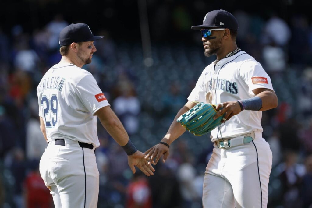 Another WBC subplot: Will Cal Raleigh snub Julio Rodriguez for a handshake?