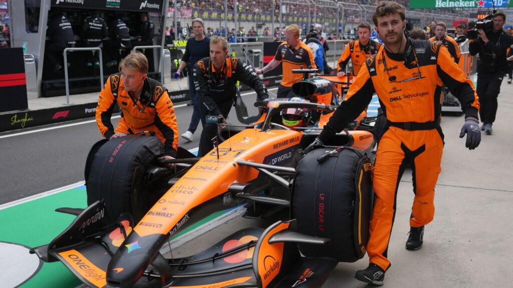 Chinese GP: McLaren to investigate ‘coincidental’ issues with Mercedes after Oscar Piastri, Lando Norris failures to start Chinese GP | F1 News Chinese GP: McLaren to investigate 'coincidental' issues with Mercedes after Oscar Piastri, Lando Norris failures to start Chinese GP | F1 News
