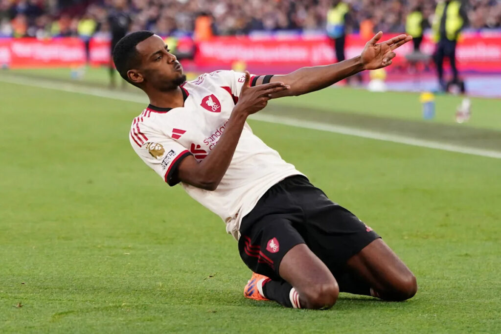 Paul Joyce provides positive Alexander Isak injury update Download app from appStore