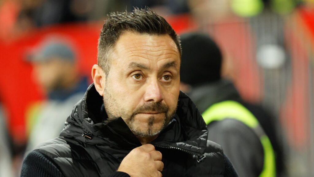 Roberto De Zerbi: Ex-Brighton boss open to joining Tottenham Hotspur as new head coach immediately | Football News Marseille's head coach Roberto De Zerbi concentrates prior the French League One soccer match between Lens and Marseille in Lens