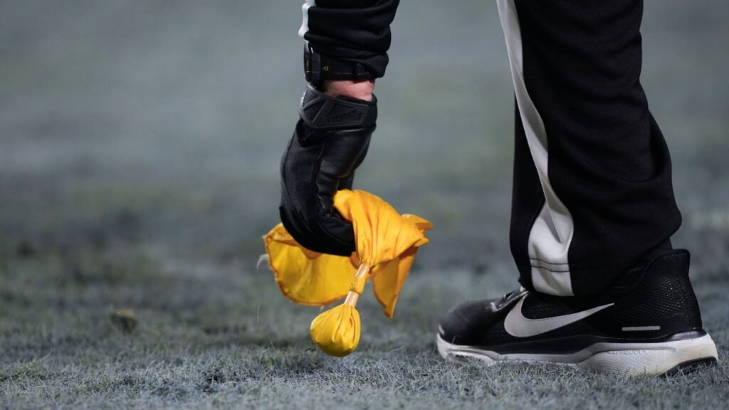 Sources: NFL, far apart with NFLRA, to begin hiring replacement refs Sources: NFL, far apart with NFLRA, to begin hiring replacement refs