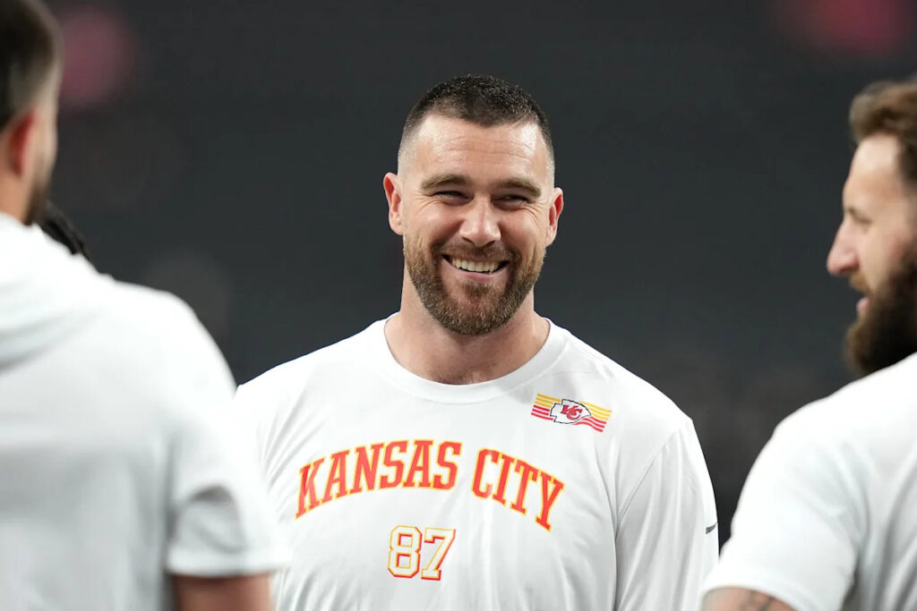 Travis Kelce reportedly signs 3-year, $54.7 million deal to return to Chiefs after flirting with retirement Download app from appStore