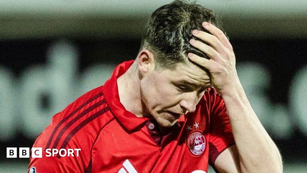 Aberdeen's Kevin Nisbet looking dejected