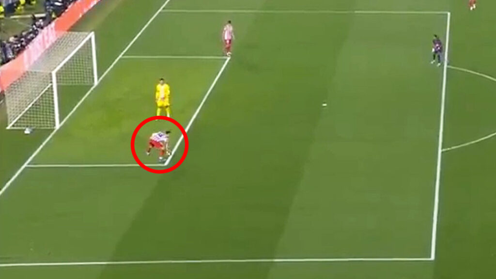 Atletico Madrid almost concede bizarre penalty in Arsenal-like blunder as Barcelona boss fumes at VAR Atletico Madrid almost concede bizarre penalty in Arsenal-like blunder as Barcelona boss fumes at VAR